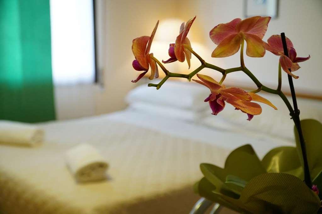 Tursport Aparthotel Taranto Ruang foto