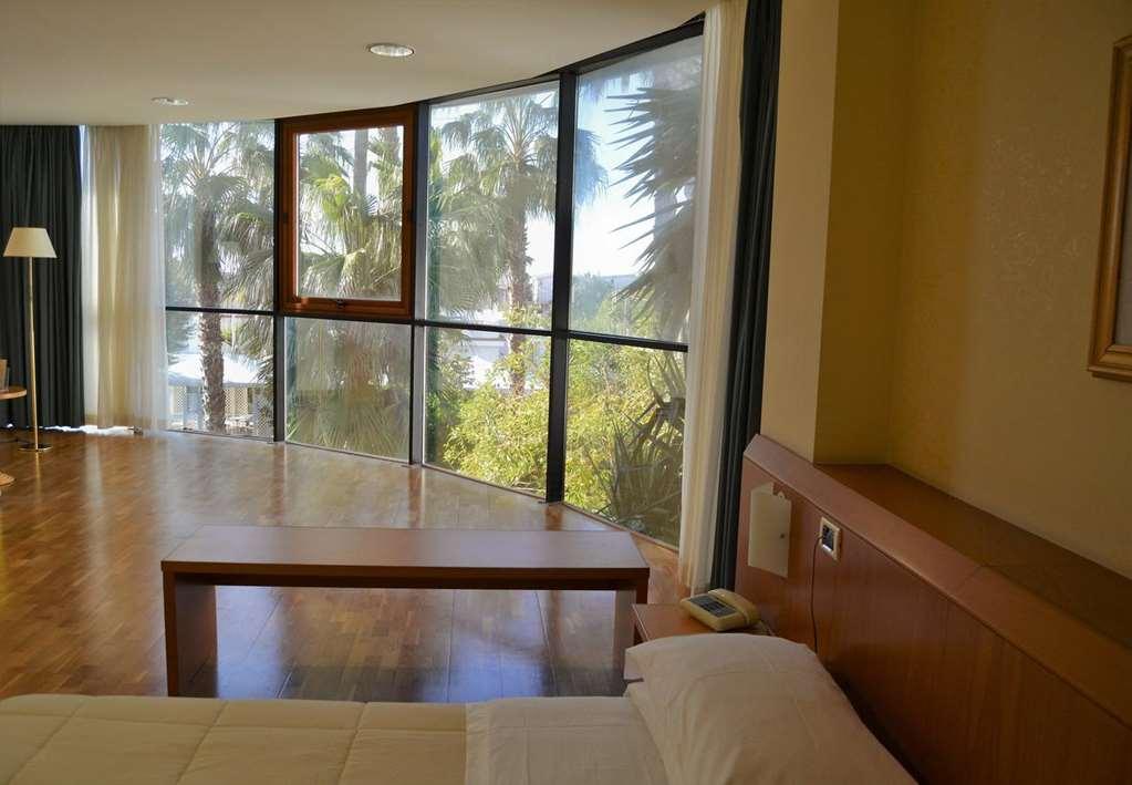 Tursport Aparthotel Taranto Ruang foto