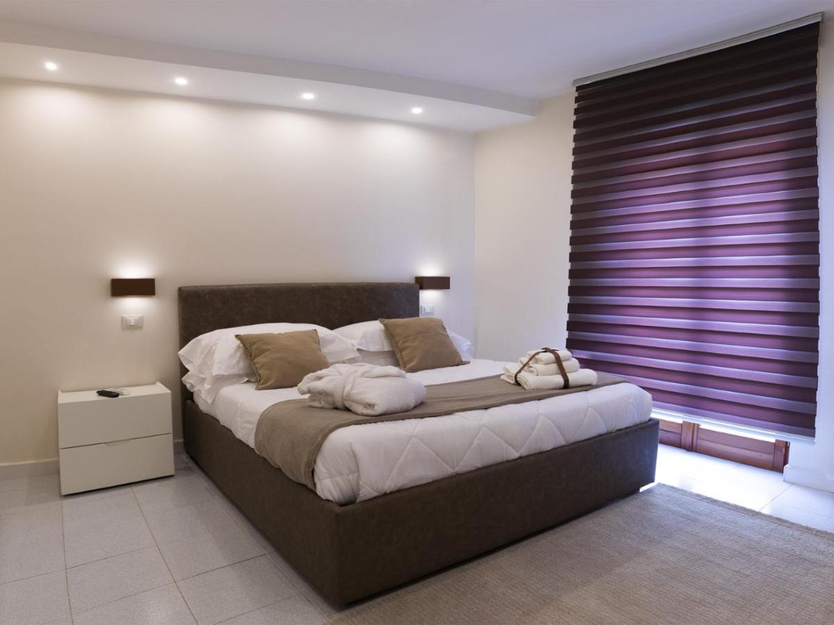 Tursport Aparthotel Taranto Bagian luar foto