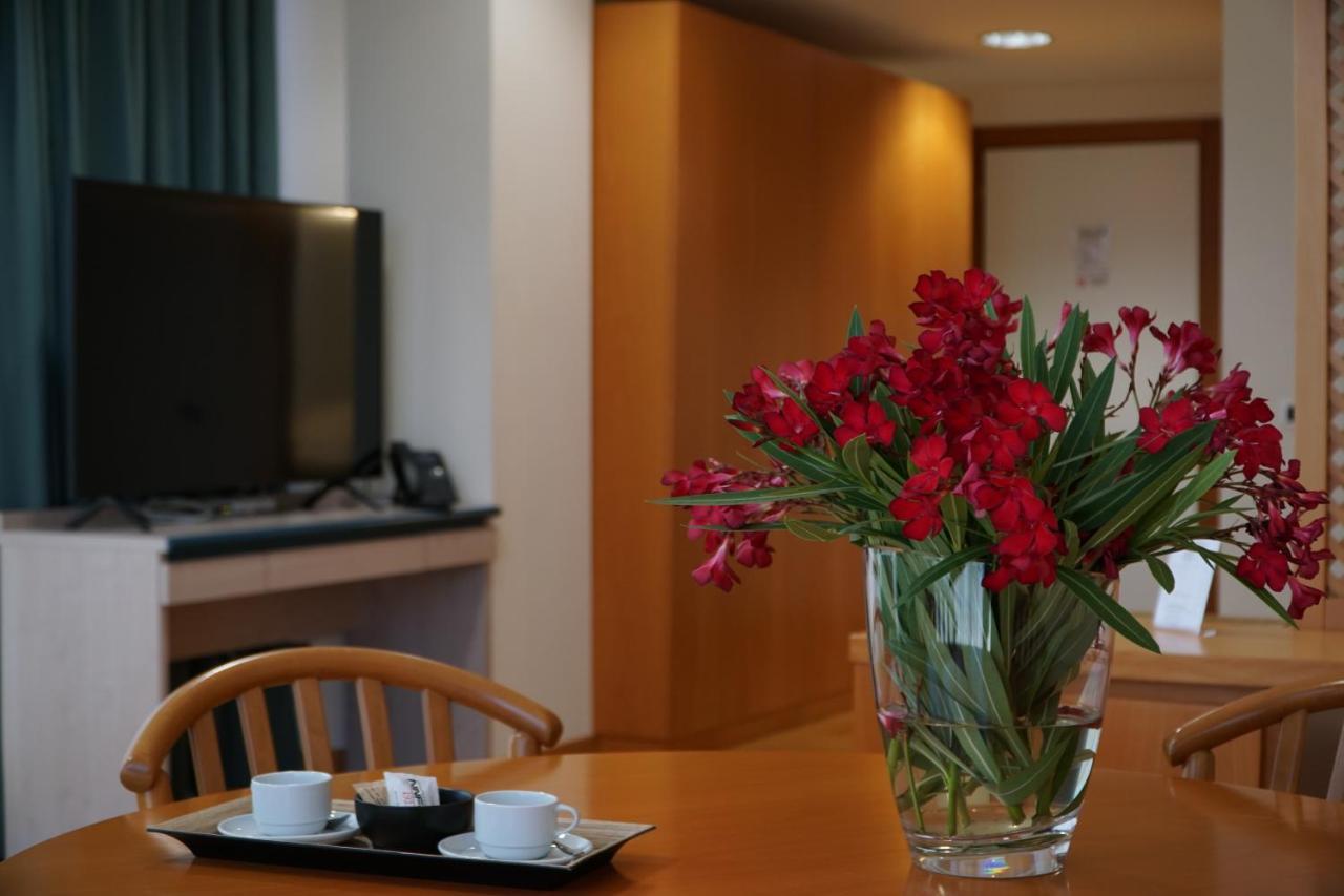 Tursport Aparthotel Taranto Bagian luar foto