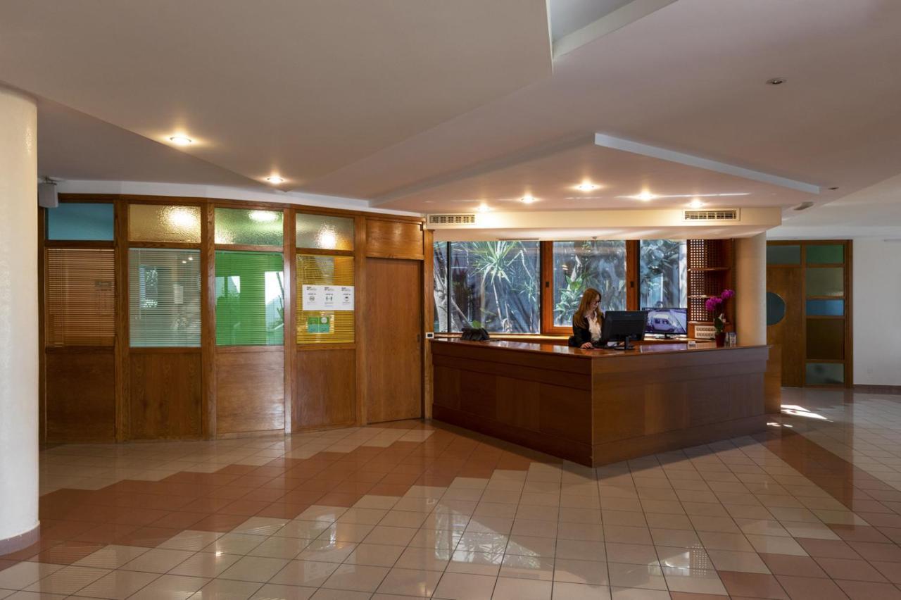Tursport Aparthotel Taranto Bagian luar foto