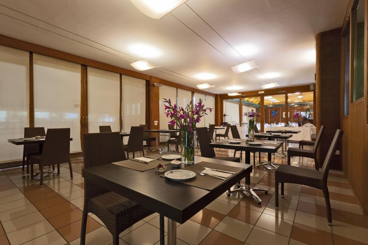 Tursport Aparthotel Taranto Bagian luar foto
