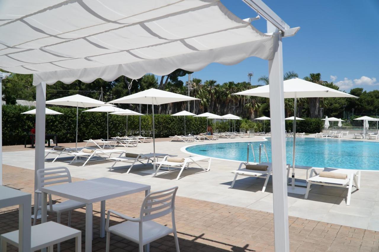 Tursport Aparthotel Taranto Bagian luar foto