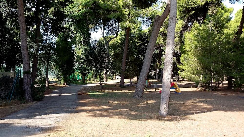 Tursport Aparthotel Taranto Bagian luar foto